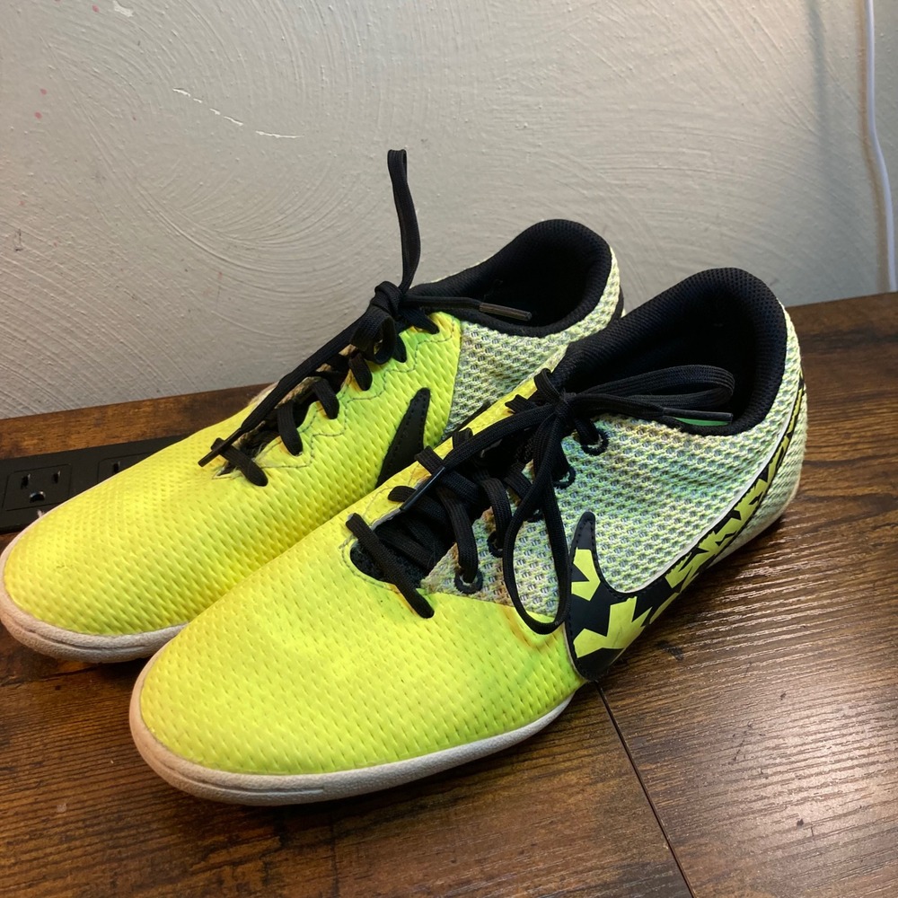 Nike FC247 Elastico Pro III IC Indoor Soccer Shoes Volt Black 685360-701 Mens 9